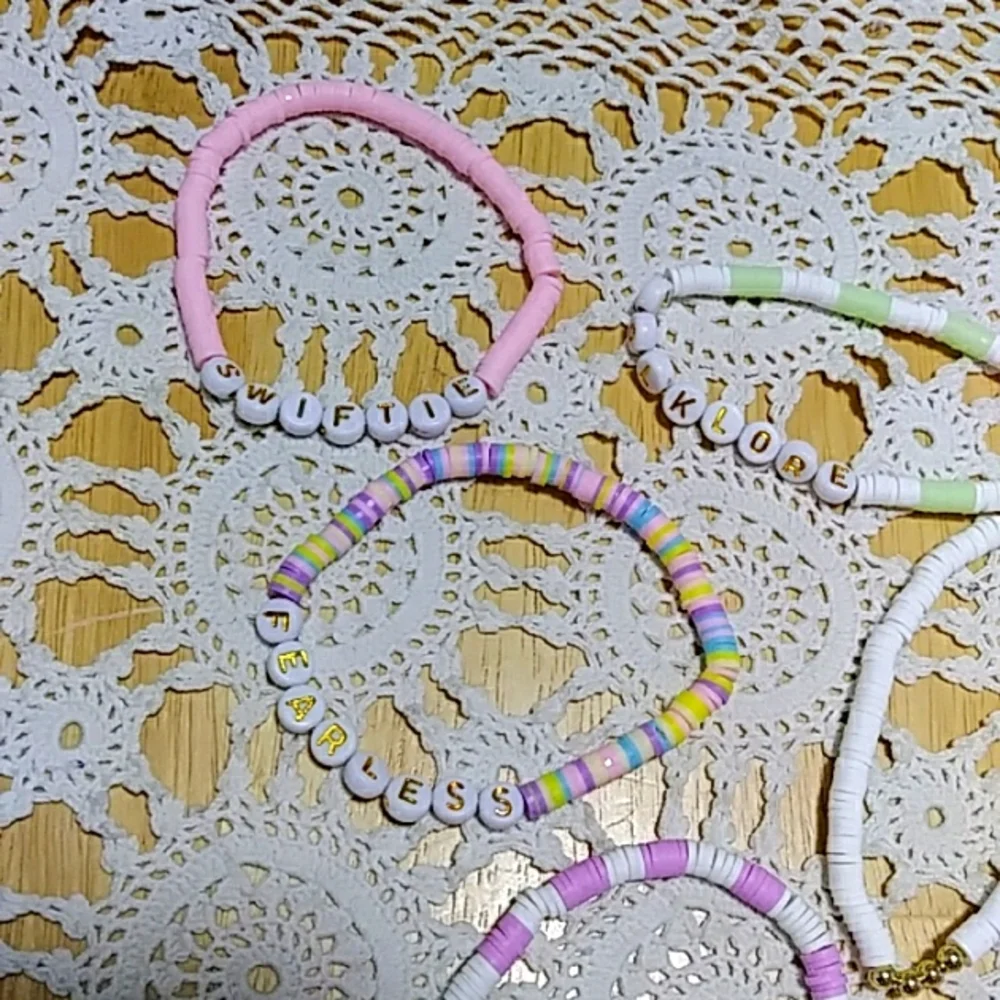 Swiftie alert! Pastels theme stretch bracelet bundle